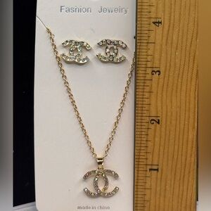 Fashion Jewelry Gold Tone Crystal Necklace & Earring Set 16-18 in